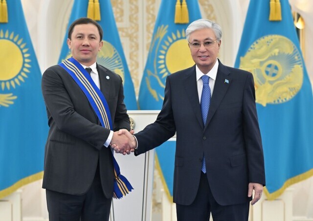 Мемлекет басшысы Геннадий Головкинді І дәрежелі «Барыс» орденімен марапаттады