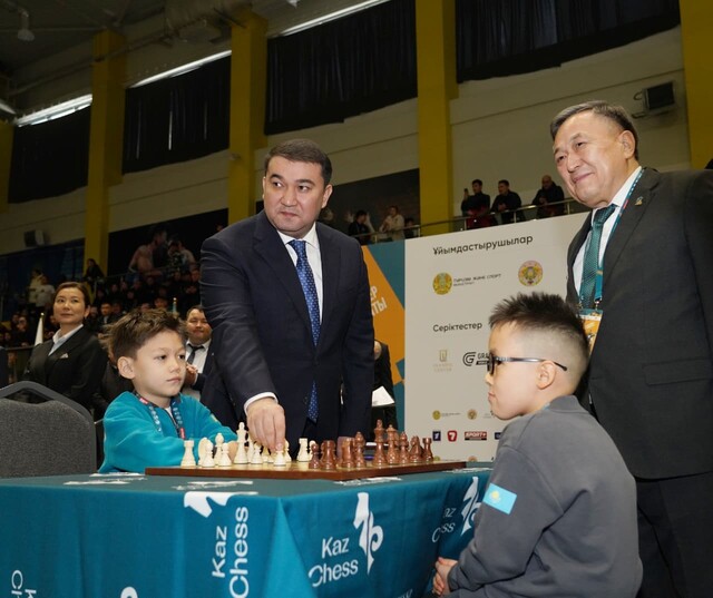 В чемпионате Казахстана принимают участие 1052 шахматиста