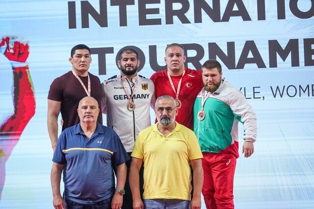 Вольная борьба: Казахстанцы стали серебряными призерами