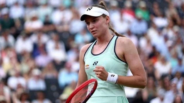 Рыбакина вышла в четвертьфинал, а Данилина в полуфинал турнира WTA-500 